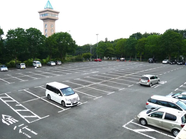 ギオンアリーナ駐車場の写真