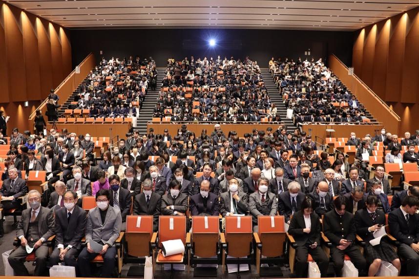 会式前の会場の様子（参加者の様子）
