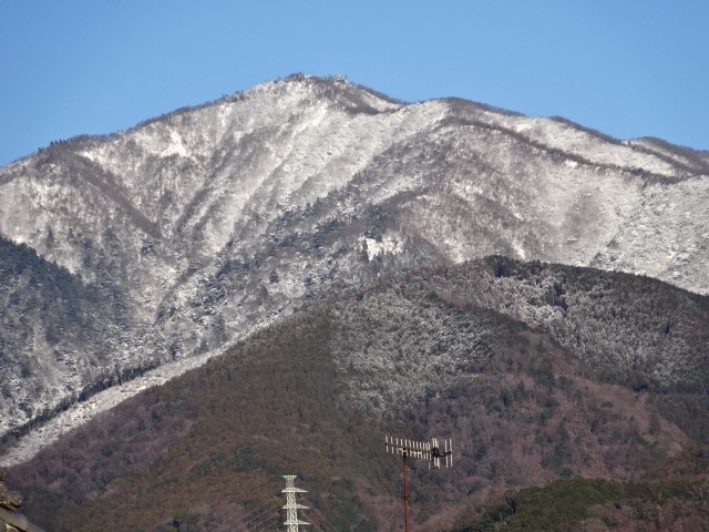 3月7日伊勢原市街地からみた大山
