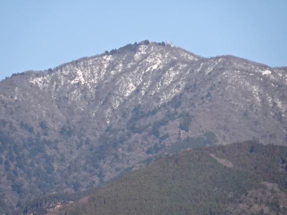 3月17日伊勢原市街地から見た大山