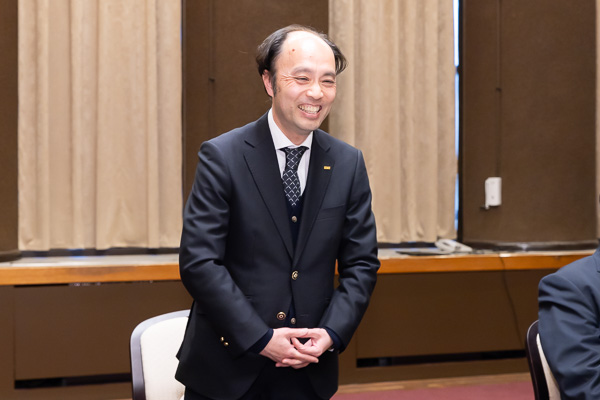 布施会長