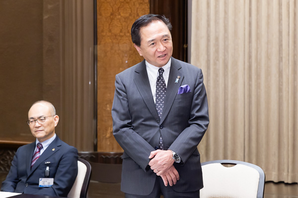 黒岩知事