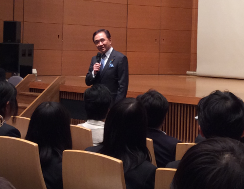 知事のあいさつ時の様子
