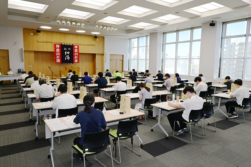 きき酒大会の様子