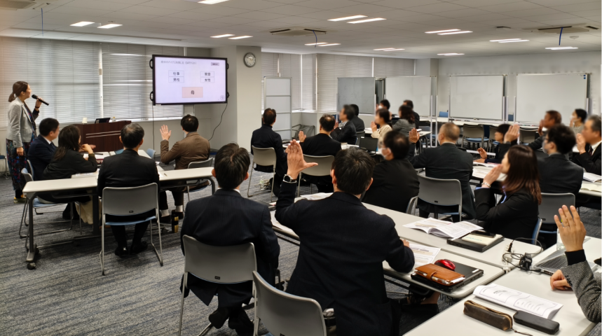 株式会社AOKIホールディングスの職場研修（IATテスト）の様子