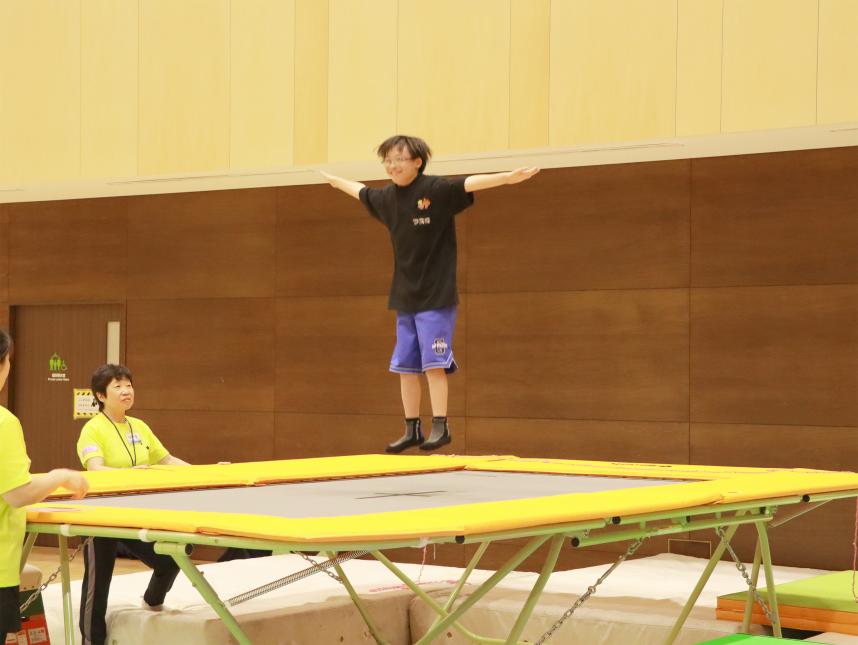 体験会トランポリン2