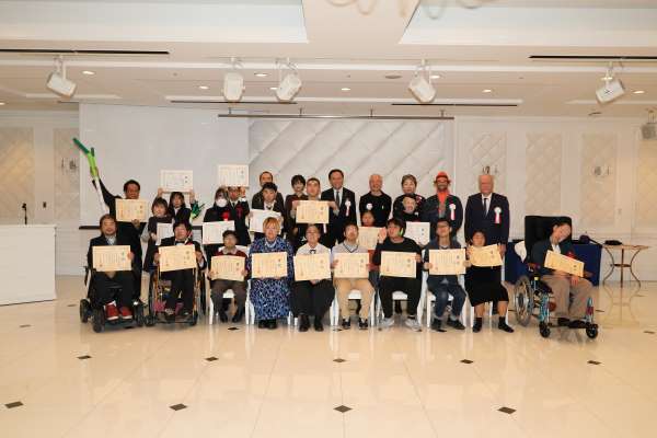 受賞者集合写真