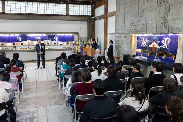 知事あいさつ写真