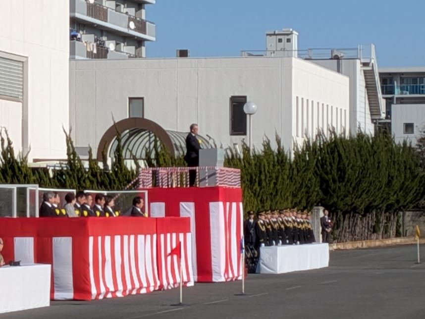 来賓のあいさつをする長田議長の写真