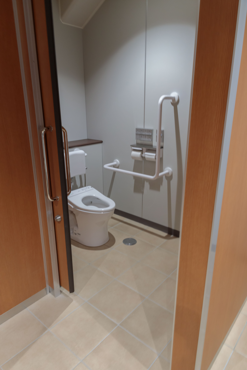 多目的トイレでないトイレの個室
