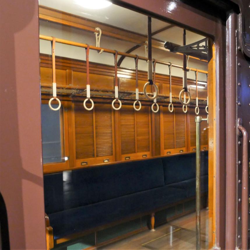 モハ1の車内その2