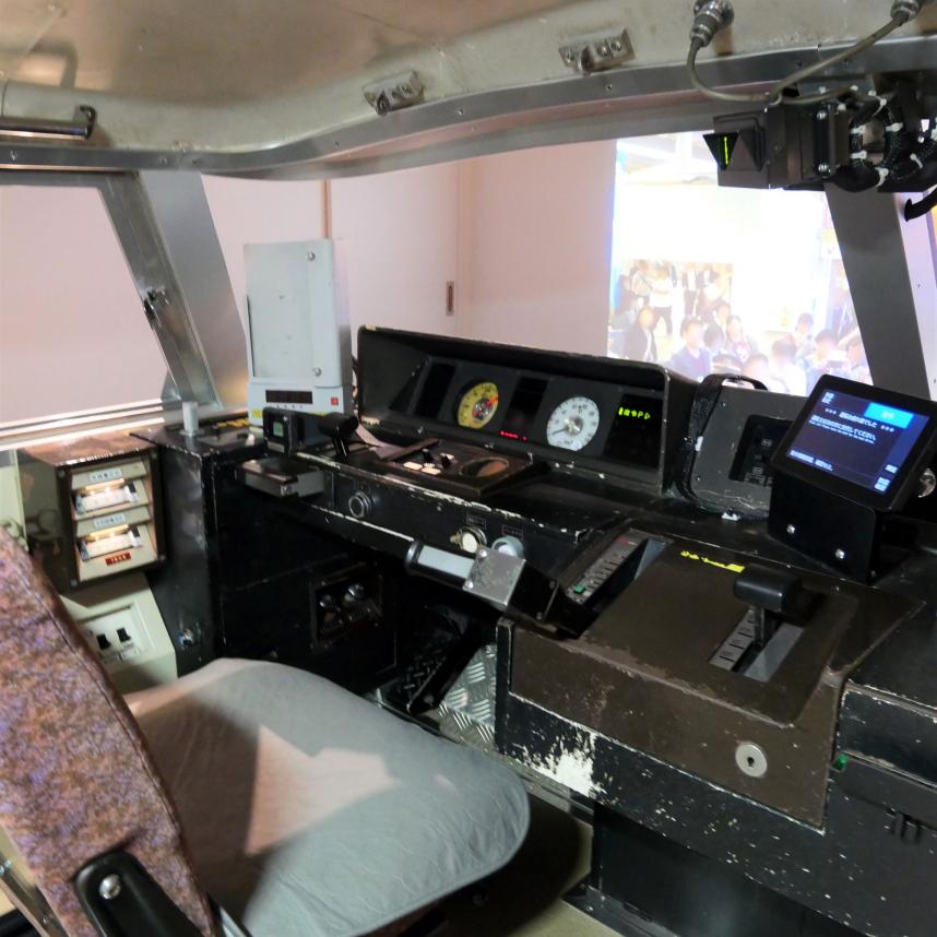 ロマンスカーシミュレーター”LSE（7000形）”の運転席