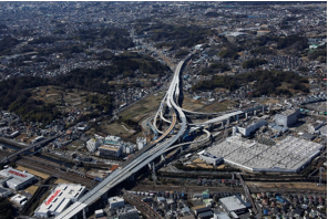 高速横浜環状線の（仮称）栄インターチェンジ・ジャンクション付近の画像