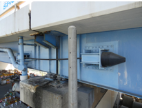 国道129号厚木跨線橋における落橋防止装置設置の画像