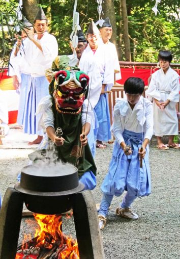 箱根の湯立獅子舞