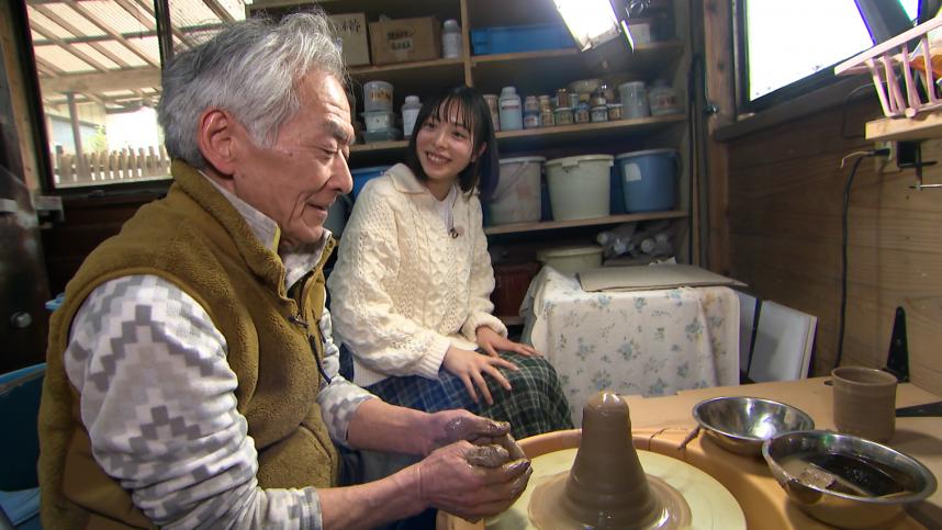 美津峯焼・現成窯にて、陶芸家の岩澤栄一さんと井上ゆみ乃リポーター