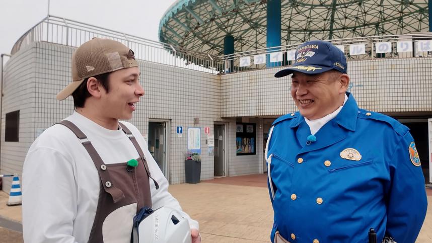 辻堂海浜公園交通公園にて、マーティンリポーターと神奈川県警察井上小隊長