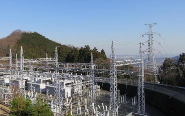 送電線～鉄塔
