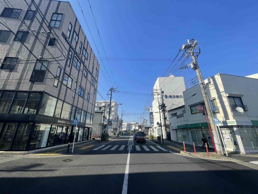 小田急踏切前