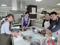 料理をしている様子の写真