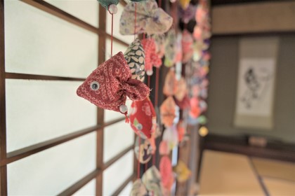 吊るしびなを別角度から撮影