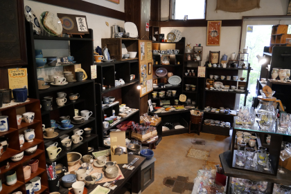 南蛮屋本店_豊富な商品陳列の写真
