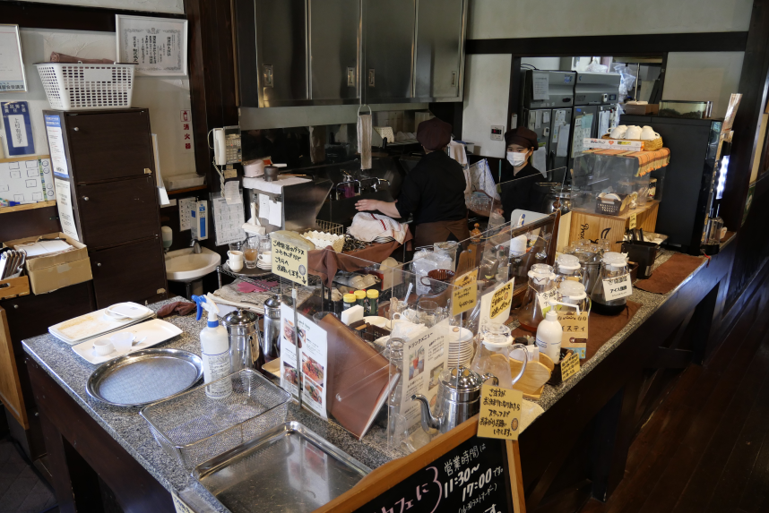 南蛮屋Cafeのカウンターの様子