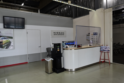 日産ヘリテージコレクション受付カウンター