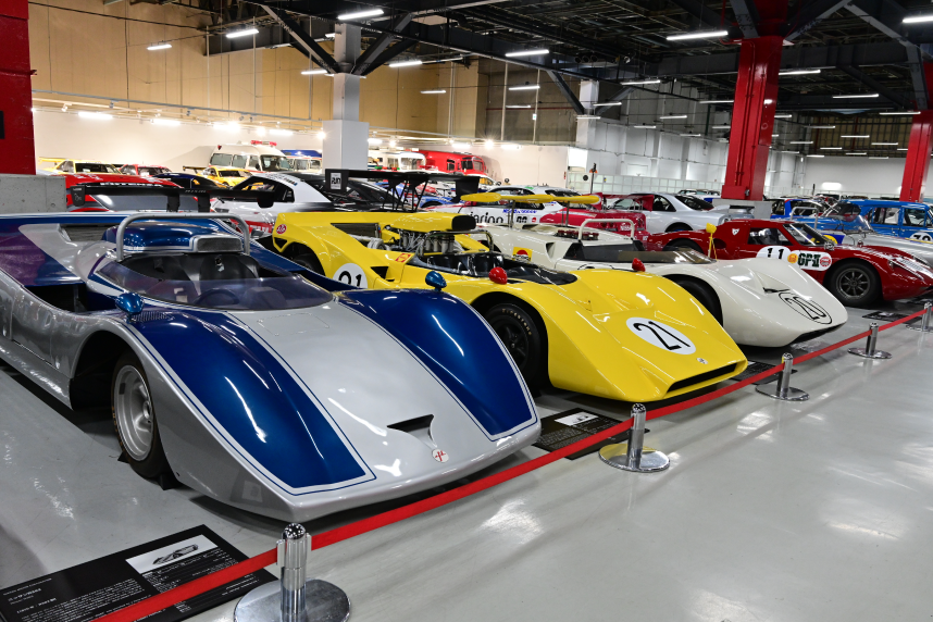 モータースポーツで活躍した車両の展示