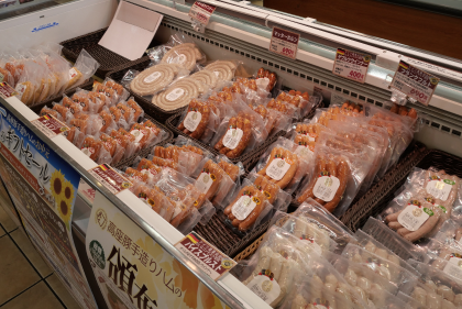 店内にある冷凍庫の商品