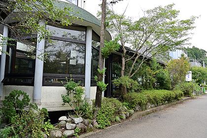 外から見た多目的室