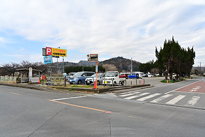 店舗横の駐車場