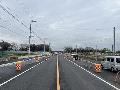 老人福祉センター入口交差点付近から見た現場の状況