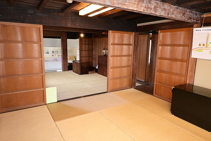 母屋内の様子4