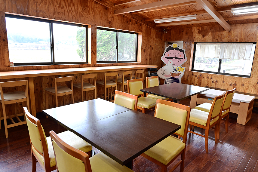 卵菓屋の食事スペース