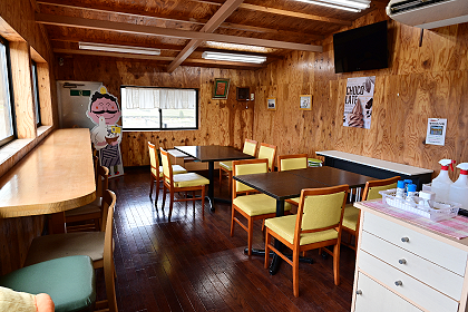 卵菓屋の食事スペース2