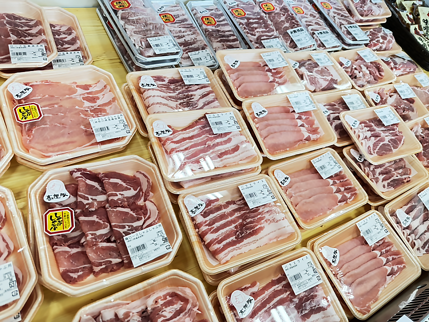 店内にある生鮮食品の写真