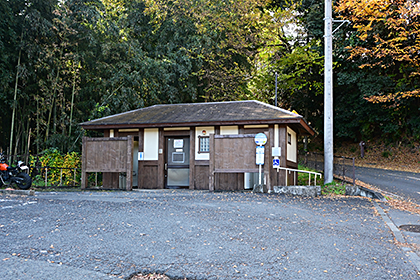 入口横にある講習トイレ