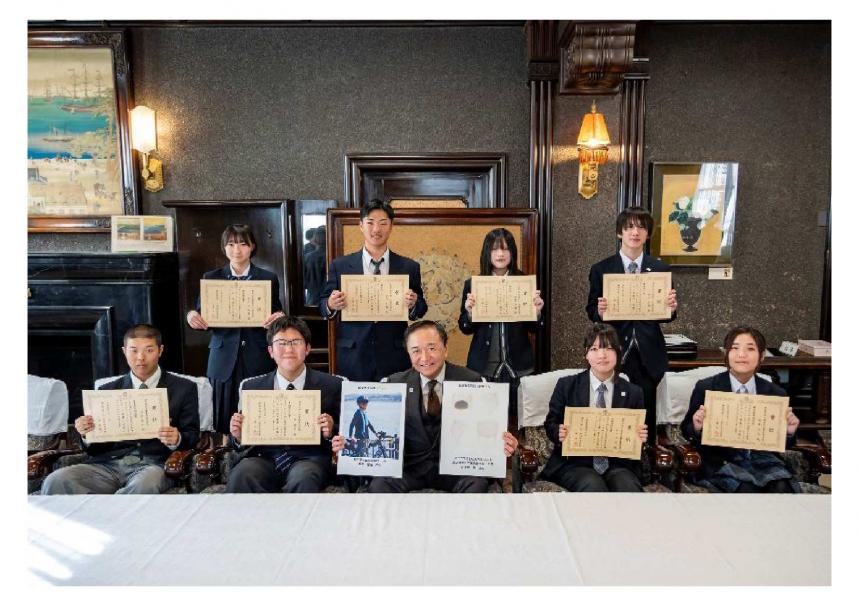 受賞者の知事表敬訪問の写真