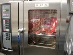 写真:75℃のスチームオーブンに入れる