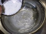 写真:塩と差し水