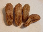 写真:莢が凹んだ茹でた未熟莢
