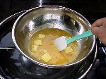 写真:湯煎にかける