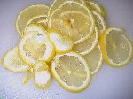 写真：皮ごと切ったレモン