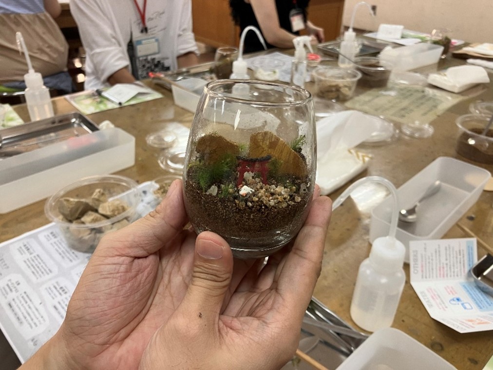 鎌倉らしく鳥居を選んだそうです!