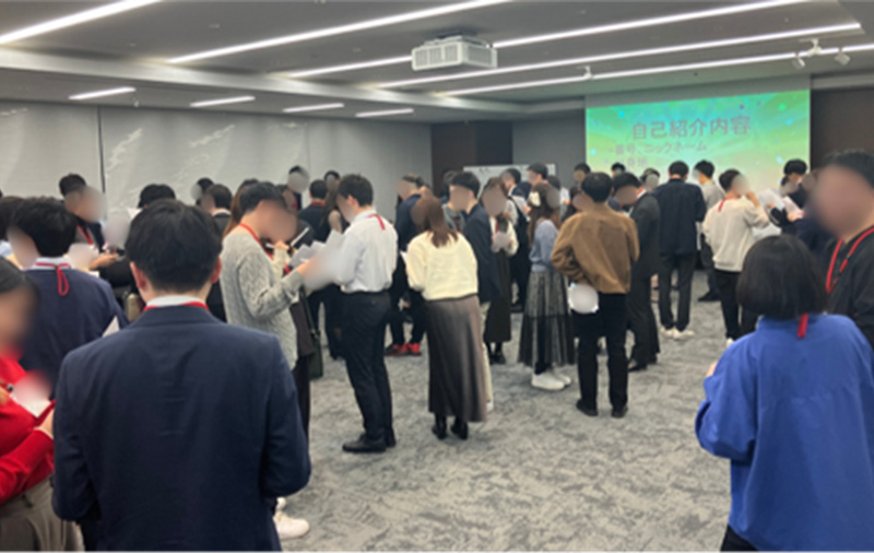 自己紹介ビンゴの様子