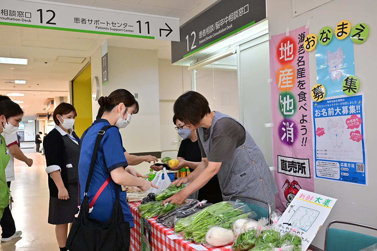 休憩中に訪れたという医師の姿