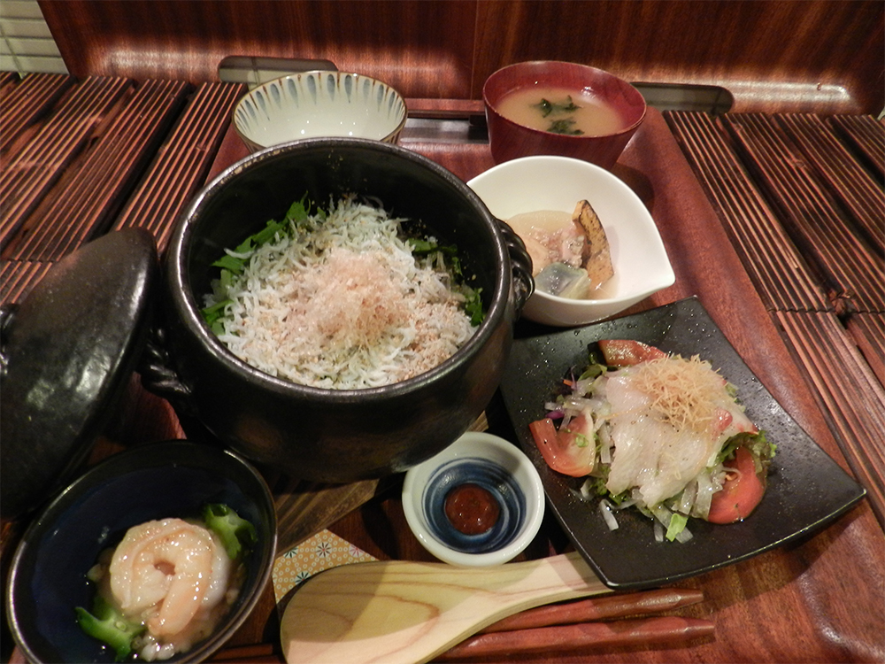 鎌倉土鍋ごはんkaedena.