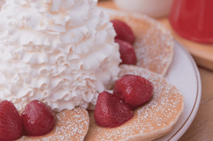 EGGS & THINGS 쇼난 에노시마 지점