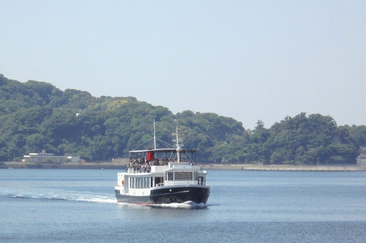 YOKOSUKA 軍港めぐり